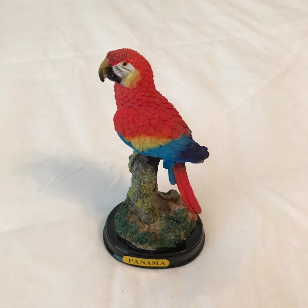 Papagallo Rojo Panama Resin Parrot/Macaw Figurine